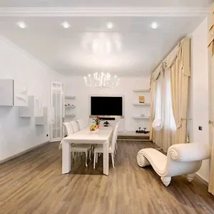 https://appartamento-con-parcheggio-privato.it-lombardy.com